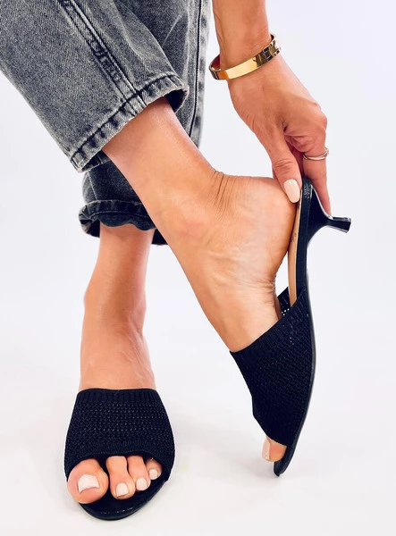 Klapki ażurowe na kaczuszce BERTINI BLACK