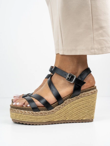 Sandały eleganckie z paskami na koturnie w kolorze Black