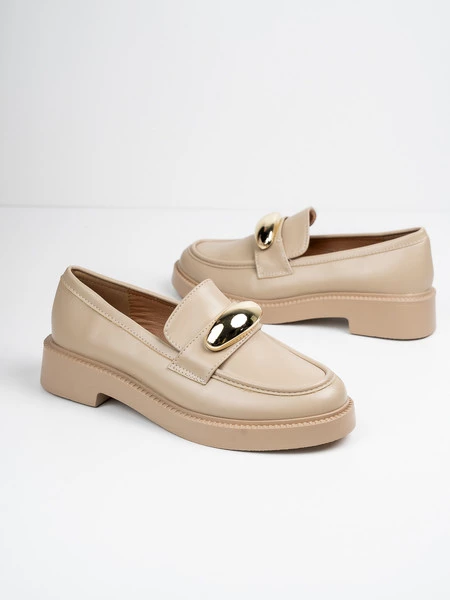 Mokasyny damskie z ozdobną klamrą w kolorze Khaki