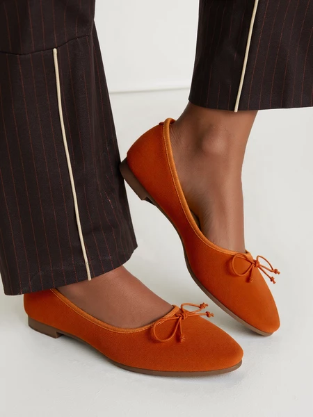 Damskie Baleriny BELLA ORANGE – Uroczy Minimalizm w Energetycznym Odcieniu