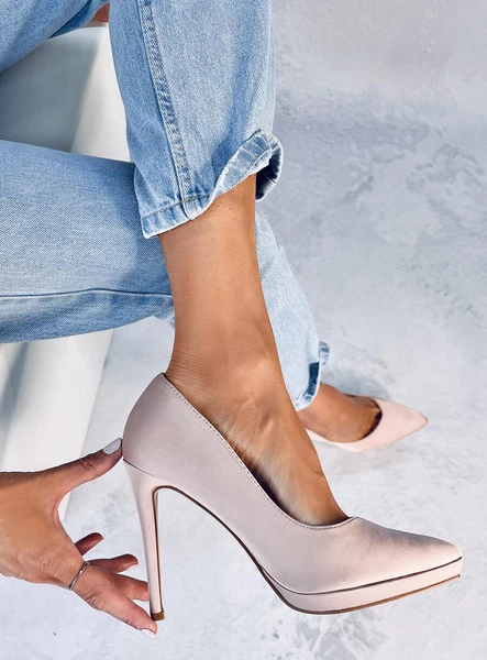 Czółenka na szpilce INNESS NUDE